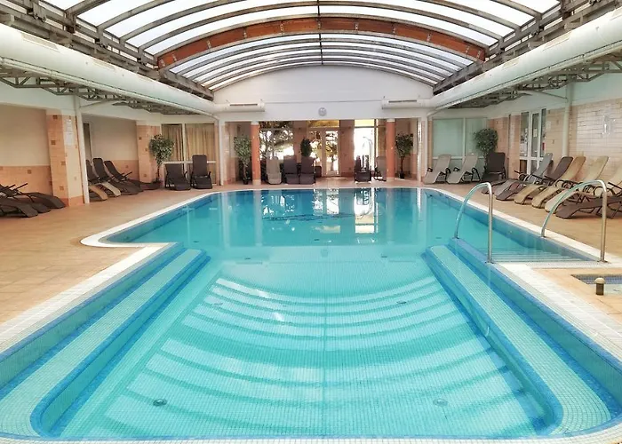 מלון דירות Kala Wellness 4*